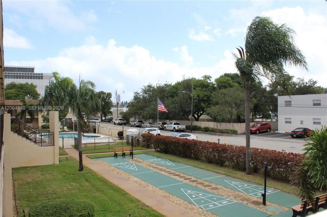 421 NE 1st St 112, Hallandale Beach, FL 33009