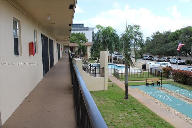 421 NE 1st St 112, Hallandale Beach, FL 33009