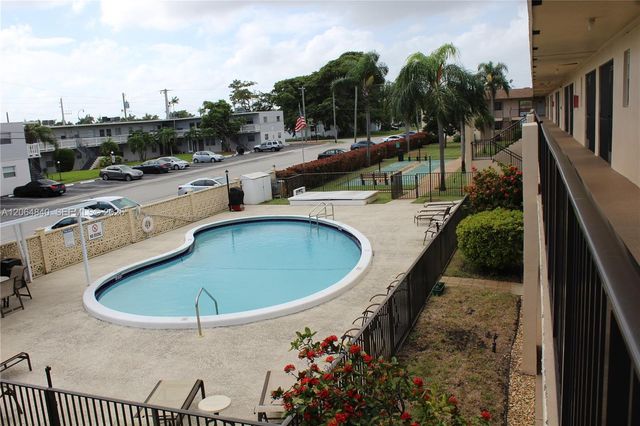 421 NE 1st St 112, Hallandale Beach, FL 33009