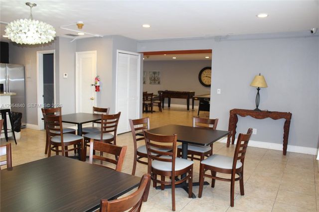 421 NE 1st St 112, Hallandale Beach, FL 33009