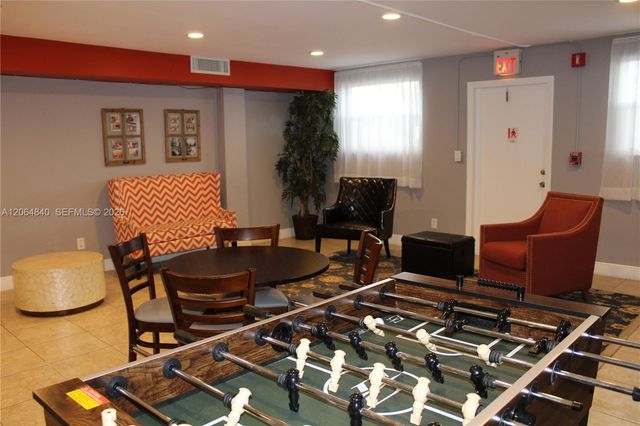 421 NE 1st St 112, Hallandale Beach, FL 33009