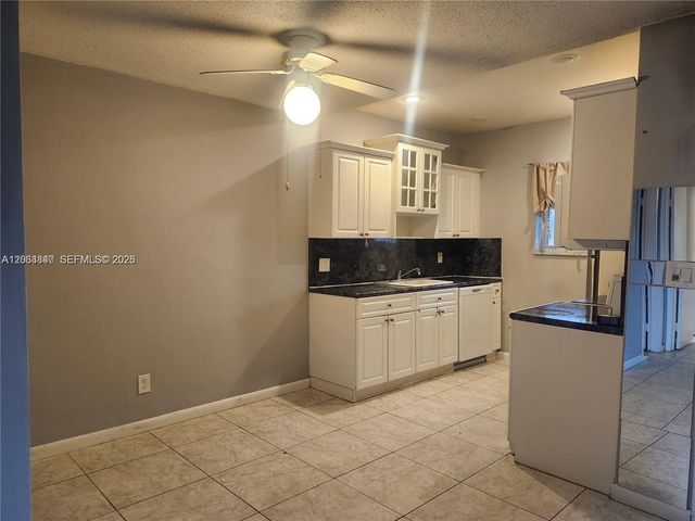 421 NE 1st St 112, Hallandale Beach, FL 33009