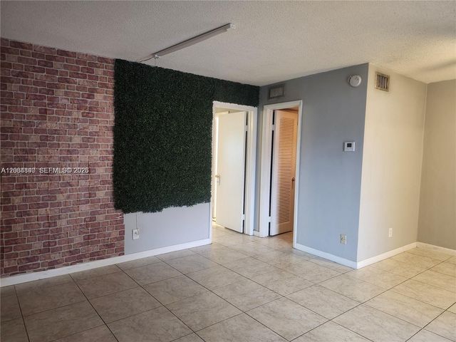 421 NE 1st St 112, Hallandale Beach, FL 33009