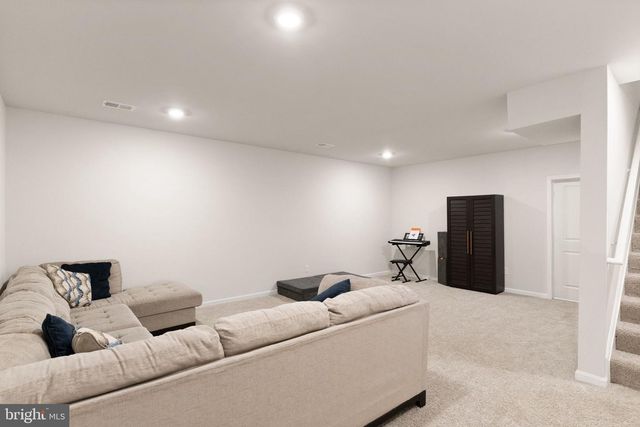 180 PINEWOOD RD, Fredericksburg, VA 22405