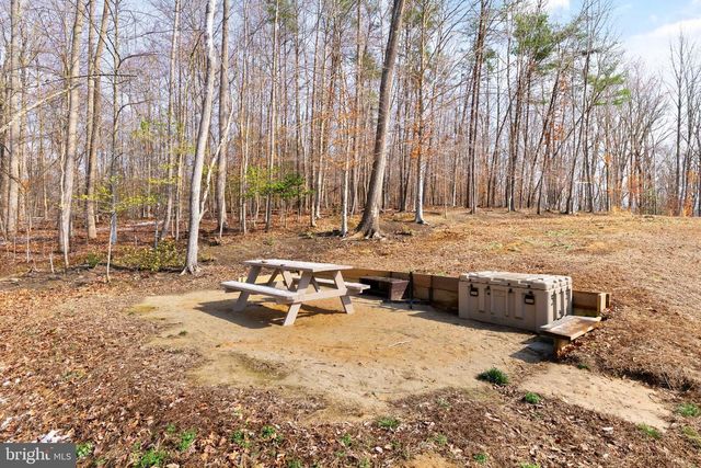 180 PINEWOOD RD, Fredericksburg, VA 22405