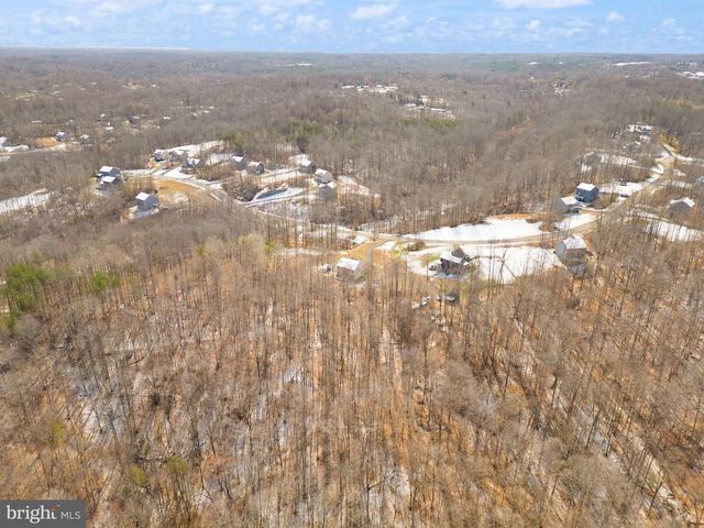 180 PINEWOOD RD, Fredericksburg, VA 22405