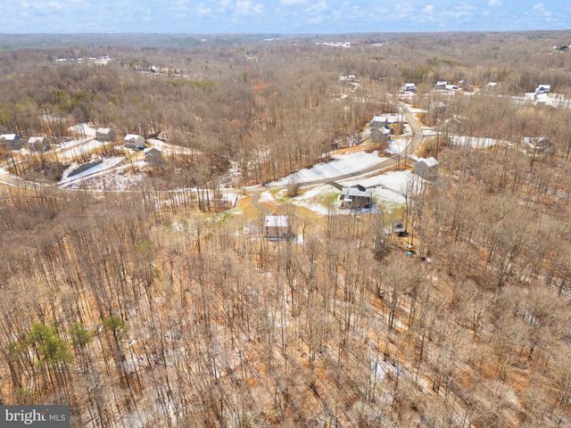 180 PINEWOOD RD, Fredericksburg, VA 22405