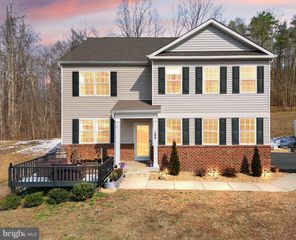 180 PINEWOOD RD, Fredericksburg, VA 22405