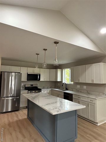 30294 Adams Drive, Gibraltar, MI 48173
