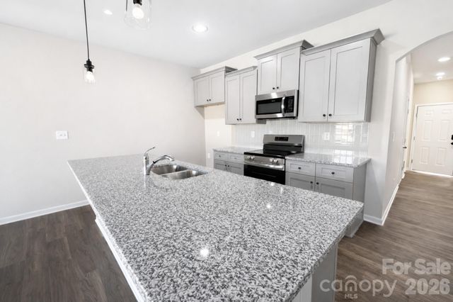 4747 Muskogee Drive, Charlotte, NC 28212