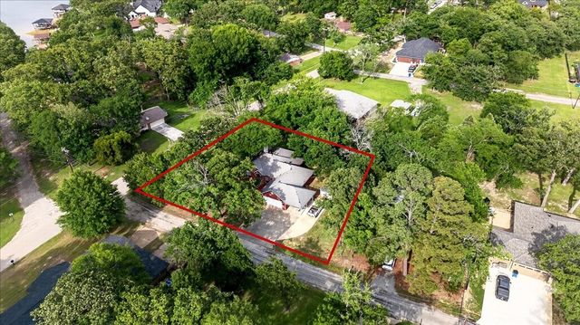 4 Huckleberry Lane, Star Harbor, TX 75148
