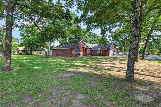 4 Huckleberry Lane, Star Harbor, TX 75148