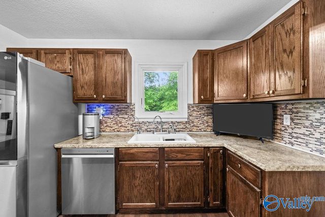 699 Mark Whitt Road, Boaz, AL 35956