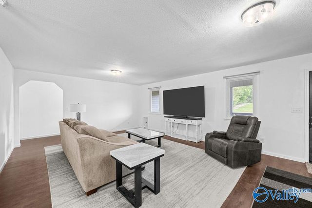 699 Mark Whitt Road, Boaz, AL 35956