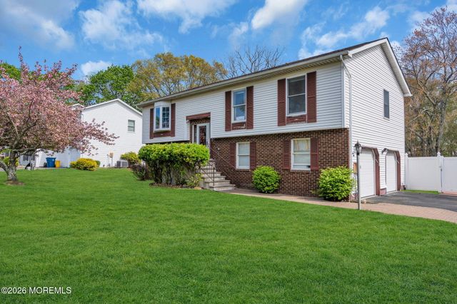69 Hickory Hill Road, Jackson, NJ 08527