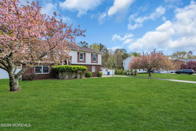69 Hickory Hill Road, Jackson, NJ 08527
