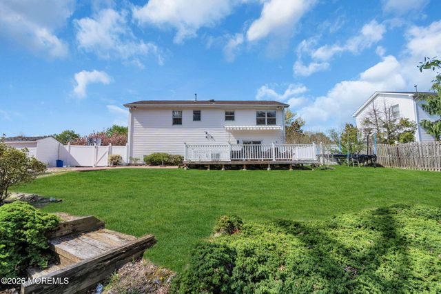 69 Hickory Hill Road, Jackson, NJ 08527