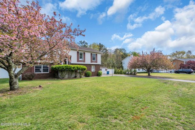 69 Hickory Hill Road, Jackson, NJ 08527