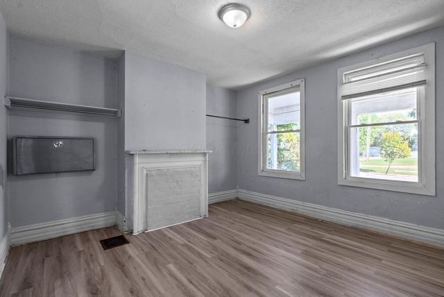 1121 E Livingston Avenue, Columbus, OH 43205