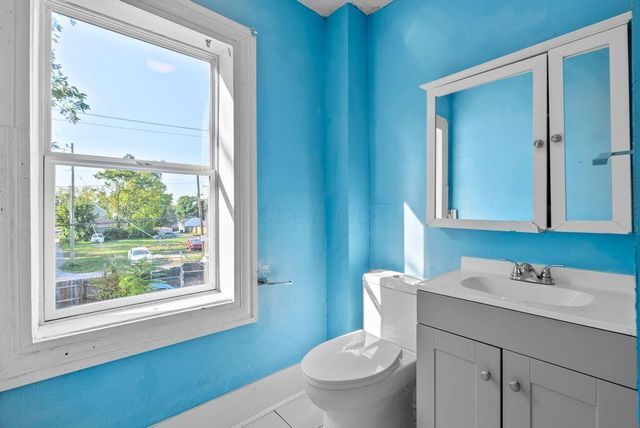 1121 E Livingston Avenue, Columbus, OH 43205