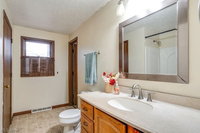 1510 Woodland Drive, Uniontown, OH 44685