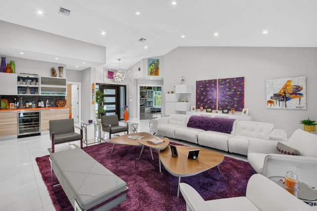 3245 St James Drive, Boca Raton, FL 33434