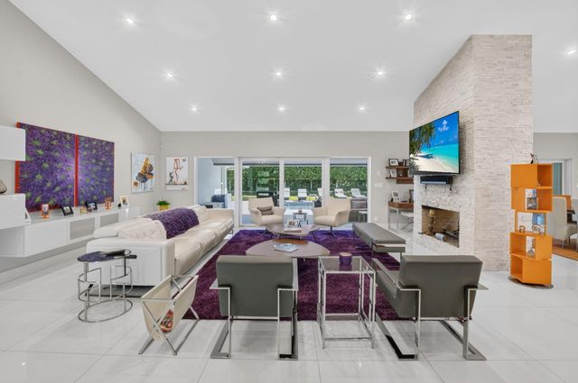 3245 St James Drive, Boca Raton, FL 33434