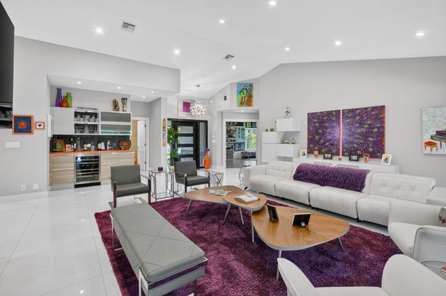 3245 St James Drive, Boca Raton, FL 33434