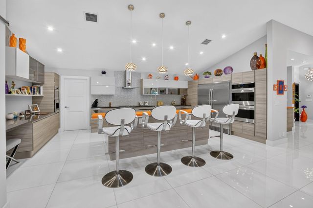 3245 St James Drive, Boca Raton, FL 33434