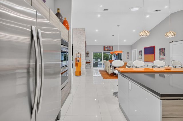 3245 St James Drive, Boca Raton, FL 33434