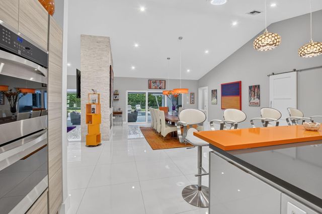3245 St James Drive, Boca Raton, FL 33434