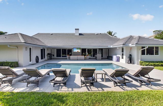3245 St James Drive, Boca Raton, FL 33434