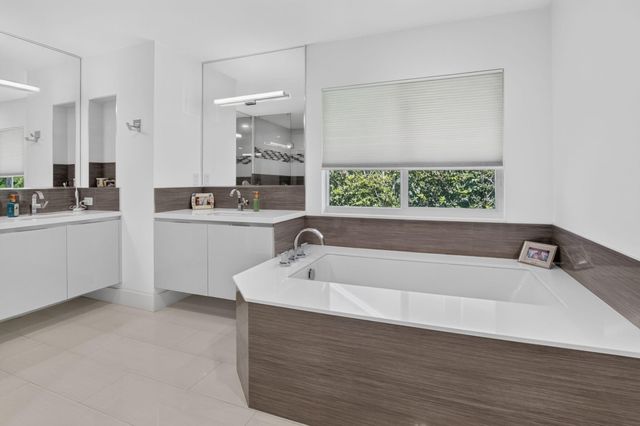 3245 St James Drive, Boca Raton, FL 33434