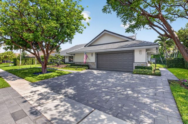 3245 St James Drive, Boca Raton, FL 33434