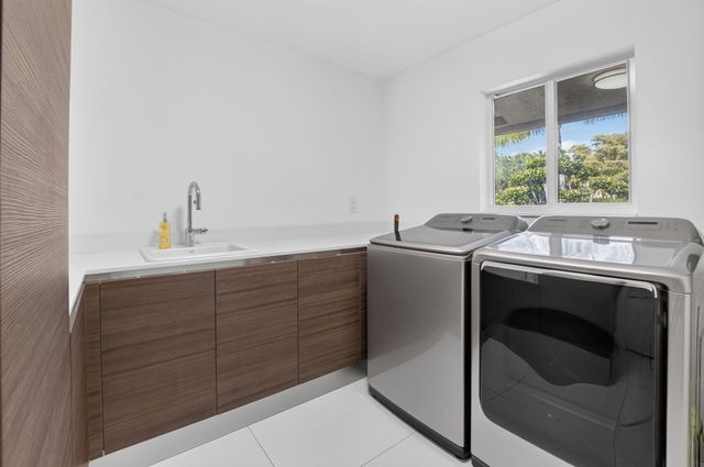 3245 St James Drive, Boca Raton, FL 33434
