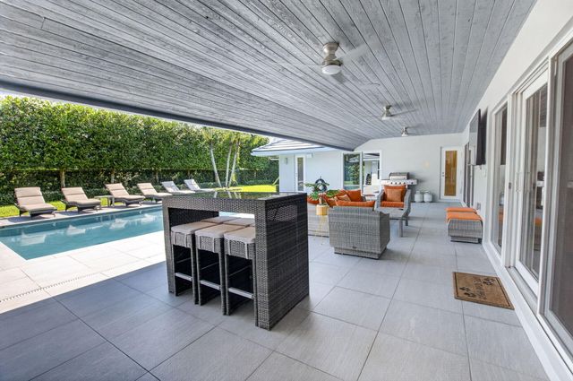 3245 St James Drive, Boca Raton, FL 33434
