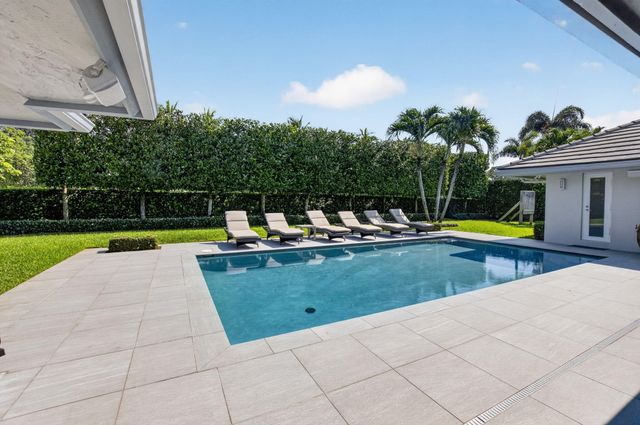 3245 St James Drive, Boca Raton, FL 33434