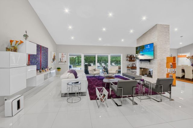 3245 St James Drive, Boca Raton, FL 33434