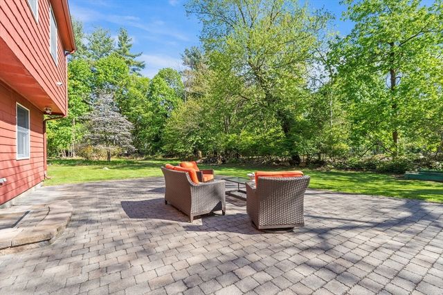 112 Page Rd, Bedford, MA 01730