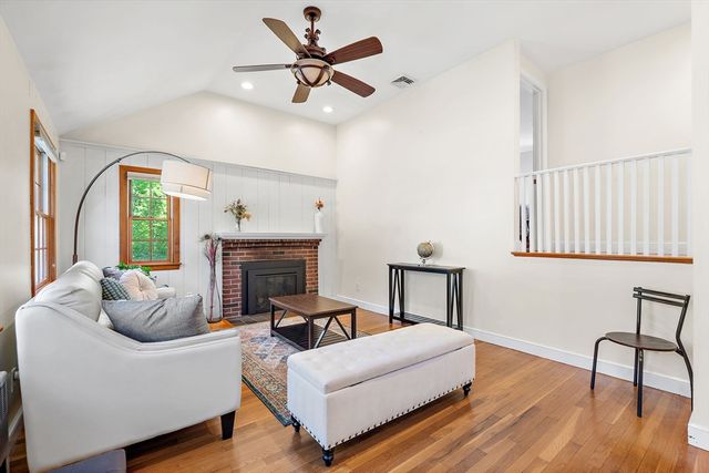 112 Page Rd, Bedford, MA 01730
