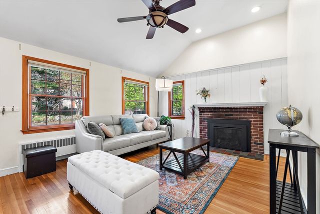 112 Page Rd, Bedford, MA 01730