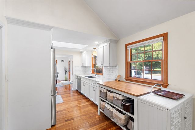 112 Page Rd, Bedford, MA 01730