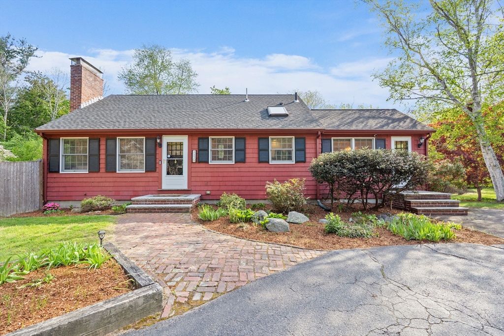 112 Page Rd, Bedford, MA 01730