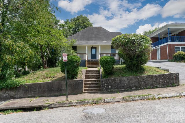 30 Bartlett Street, Asheville, NC 28801