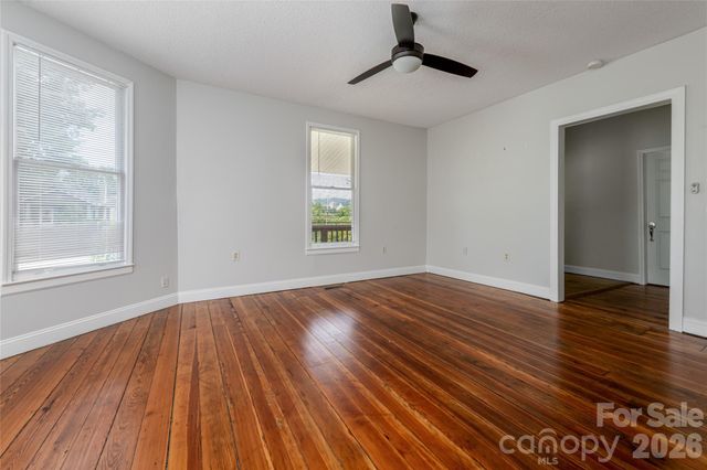 30 Bartlett Street, Asheville, NC 28801