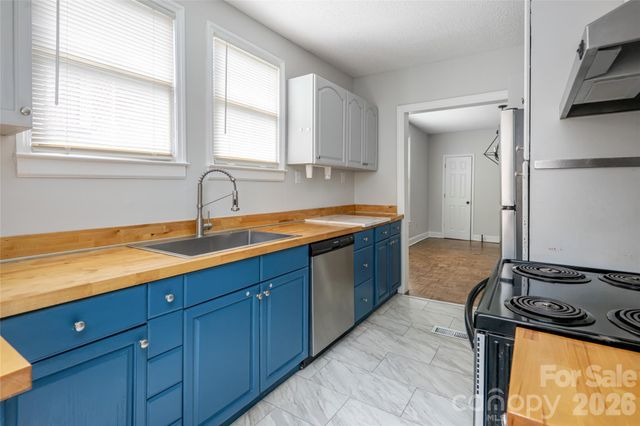 30 Bartlett Street, Asheville, NC 28801