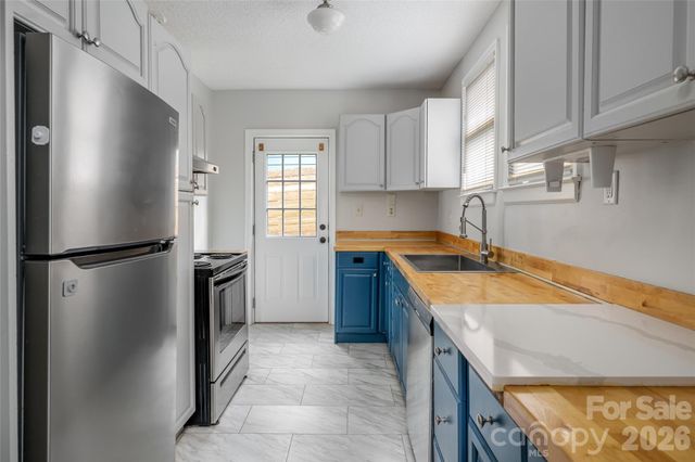 30 Bartlett Street, Asheville, NC 28801