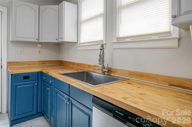 30 Bartlett Street, Asheville, NC 28801