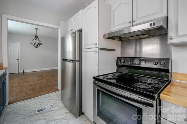 30 Bartlett Street, Asheville, NC 28801