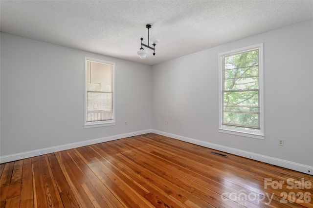 30 Bartlett Street, Asheville, NC 28801